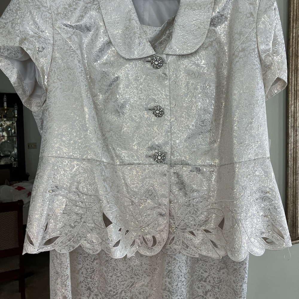 Nipon Boutique NWT 18W brocade jacket and skirt